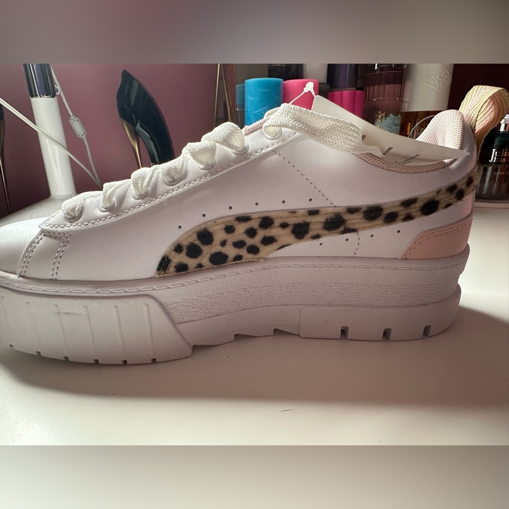 Puma Women's White and Light Pink Sneakers - Picture 5 of 11